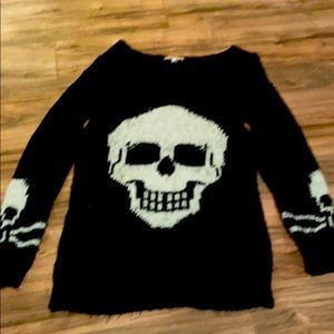 Women’s skull sweater